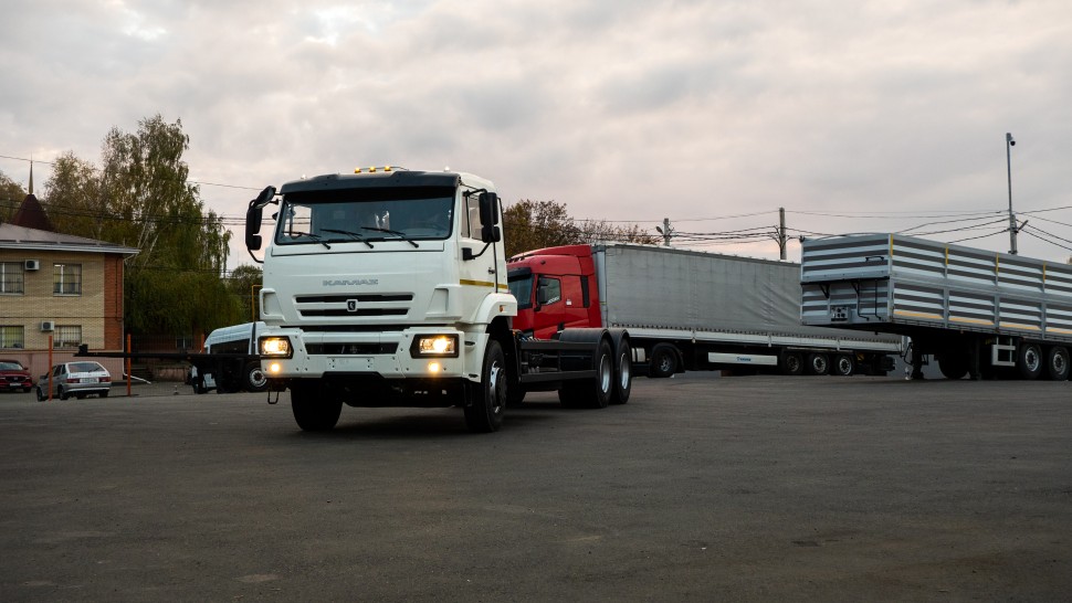 АВТОМОБИЛЬ БОРТОВОЙ 653511 НА ШАССИ КАМАЗ-65117-В5